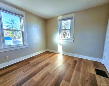 1331 Oakdale Avenue - Photo Thumbnail 14