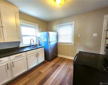 1331 Oakdale Avenue - Photo Thumbnail 9