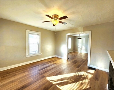 1331 Oakdale Avenue - Photo Thumbnail 3