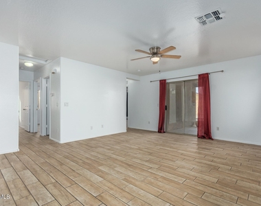 10412 W Miami Street - Photo Thumbnail 4