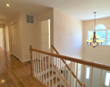 26 Regency Dr - Photo Thumbnail 7