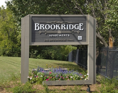 100 Brookridge Trail - Photo Thumbnail 23