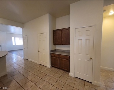 8240 Aurora Peak Avenue - Photo Thumbnail 25