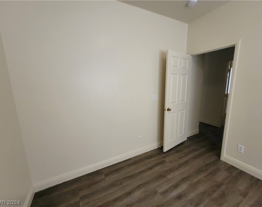 8240 Aurora Peak Avenue - Photo Thumbnail 44