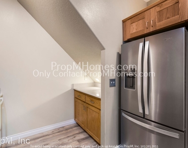 203 W Clackamas Boulevard - Photo Thumbnail 34