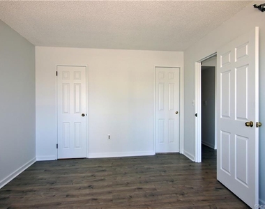 127 Greyrock Place - Photo Thumbnail 11