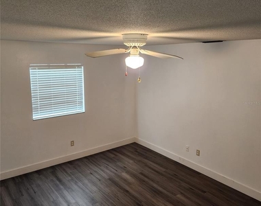 960 Dolphin Avenue - Photo Thumbnail 16