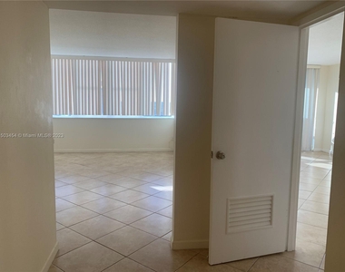 3140 S Ocean Dr - Photo Thumbnail 6