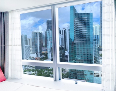 1435 Brickell Ave - Photo Thumbnail 9