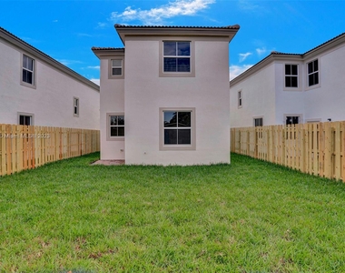 2411 Nw 131 Cir - Photo Thumbnail 45