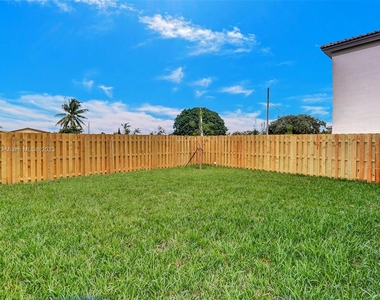 2411 Nw 131 Cir - Photo Thumbnail 3