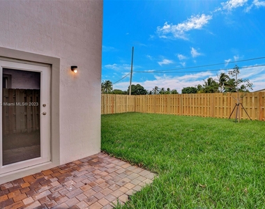 2411 Nw 131 Cir - Photo Thumbnail 43