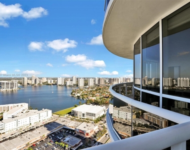 18101 Collins Ave - Photo Thumbnail 25