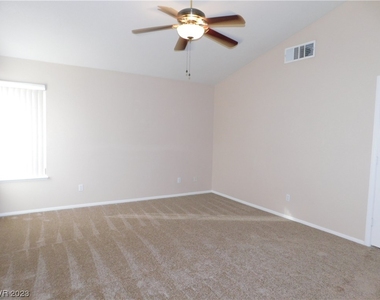 8033 Hilliard Avenue - Photo Thumbnail 20