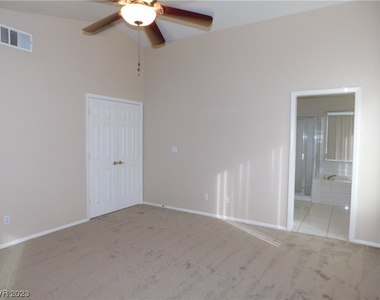 8033 Hilliard Avenue - Photo Thumbnail 21