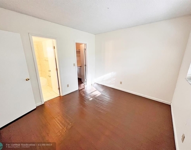 3615 Sw 52nd Ave - Photo Thumbnail 15