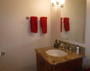 1026 Paseo Del Rio Ne - Photo Thumbnail 23