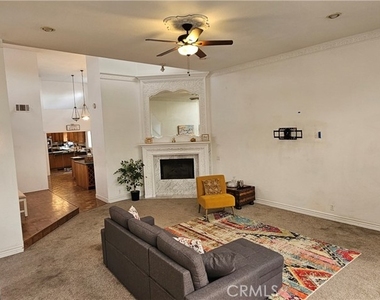 4815 E Ocean Boulevard - Photo Thumbnail 3