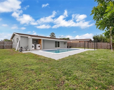 2441 Tarpon Dr - Photo Thumbnail 23