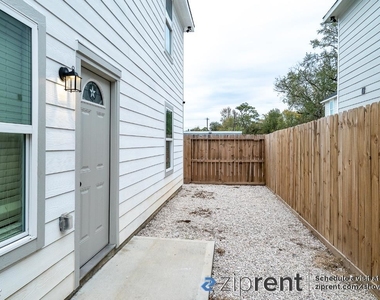 8722 Peachtree St - Photo Thumbnail 16