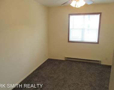 1325 Laramie Lane - Photo Thumbnail 10