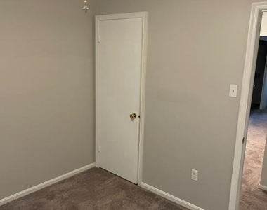 11726 Lone Tree Ct - Photo Thumbnail 5