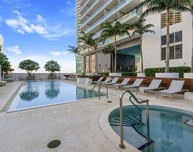 1300 Brickell Bay Dr - Photo Thumbnail 11