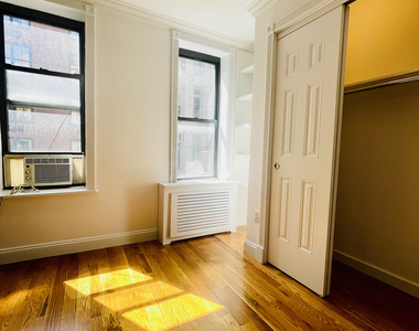 309 Mott Street - Photo Thumbnail 4