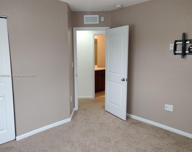 21476 Nw 14th Ct - Photo Thumbnail 21