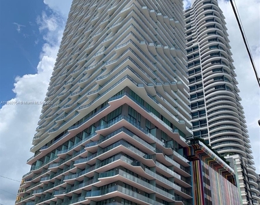 1300 S Miami Ave - Photo Thumbnail 12