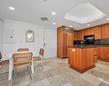 9595 Collins Ave - Photo Thumbnail 14