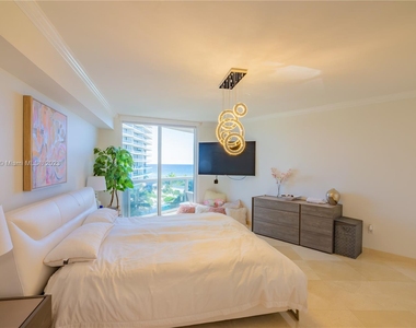 18911 Collins Ave - Photo Thumbnail 16