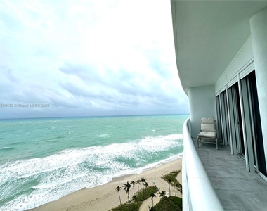 9601 Collins Ave - Photo Thumbnail 4