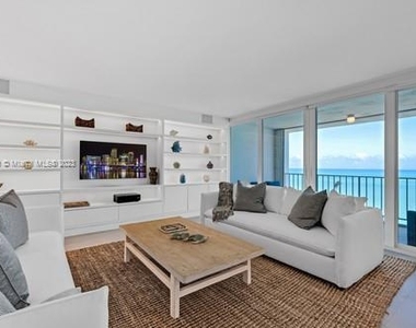 881 Ocean Dr - Photo Thumbnail 8