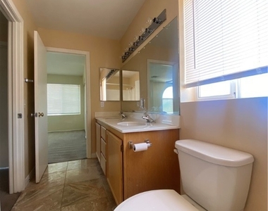 9437 Sparkling Waters Avenue - Photo Thumbnail 20