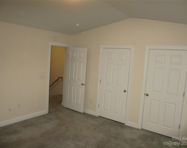 2424 Ryerson Court - Photo Thumbnail 13