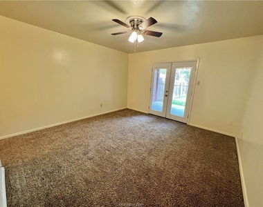 1116 Airline Drive - Photo Thumbnail 18