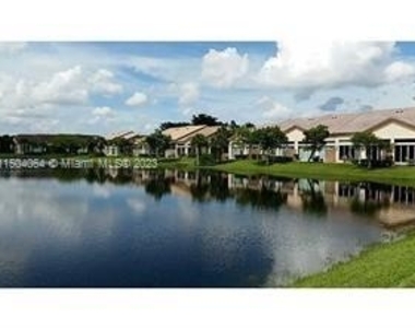 8133 S Madison Lakes Cir S - Photo Thumbnail 14