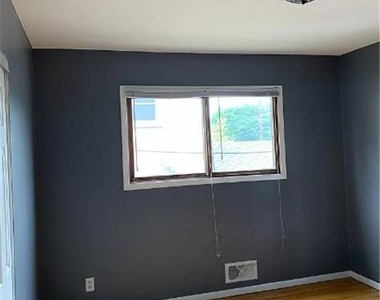 2226 Arthur Street Ne - Photo Thumbnail 8