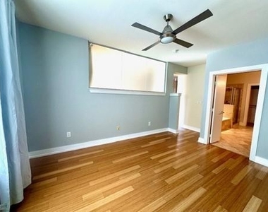 4333 Gilbert Avenue - Photo Thumbnail 4