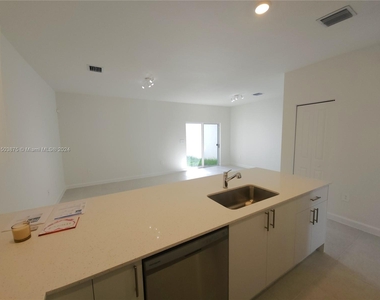 12828 Sw 243 St - Photo Thumbnail 5