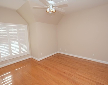 1025 Bolling Avenue - Photo Thumbnail 22