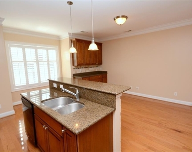 1025 Bolling Avenue - Photo Thumbnail 9