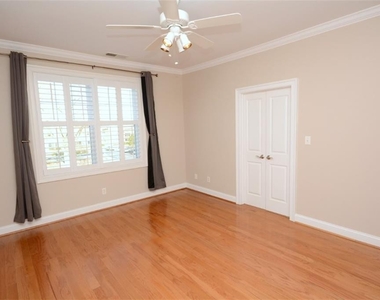 1025 Bolling Avenue - Photo Thumbnail 16