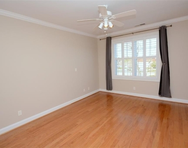 1025 Bolling Avenue - Photo Thumbnail 15