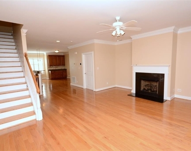 1025 Bolling Avenue - Photo Thumbnail 4