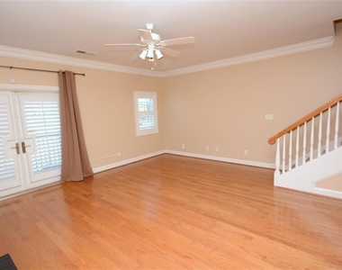 1025 Bolling Avenue - Photo Thumbnail 2