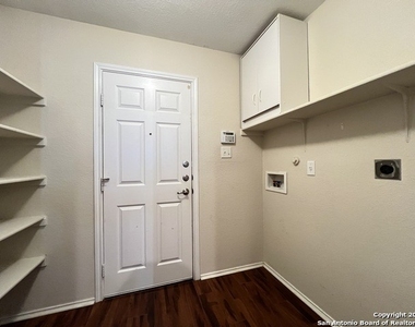 10707 Terrace Plain - Photo Thumbnail 11