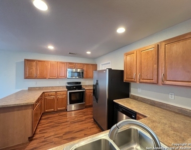 10707 Terrace Plain - Photo Thumbnail 8