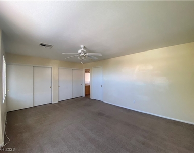 9437 Sparkling Waters Avenue - Photo Thumbnail 18